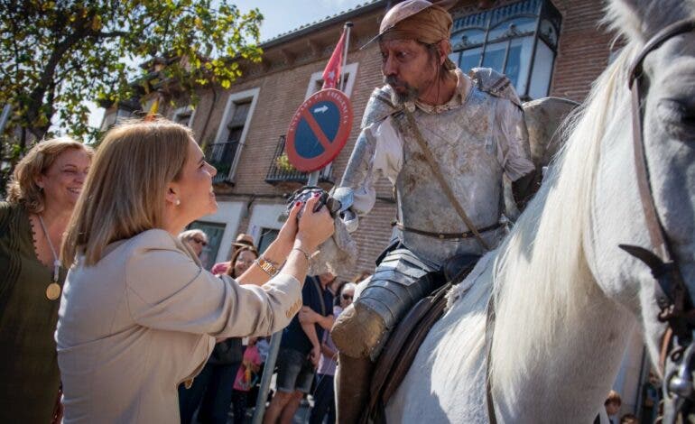 calá de Henares celebra el día de Cervantes con la procesión cívica y el regreso del Mercado Cervantino