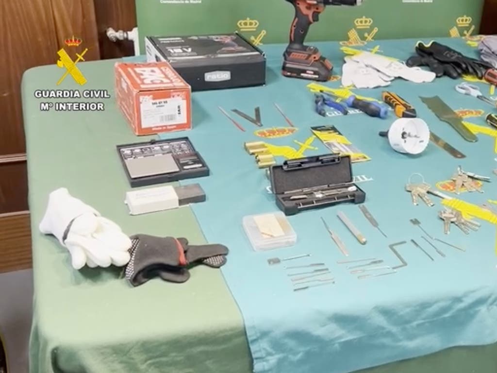 La Guardia Civil desarticula en Madrid un grupo que robaba hasta tres casas al día