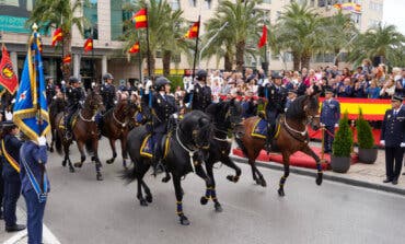 Las infantas Elena y Cristina, invitadas de honor al Homenaje a la Bandera de Torrejón