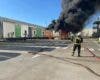 El incendio junto a la nave de Amazon en San Fernando de Henares obligó a evacuar a 296 trabajadores