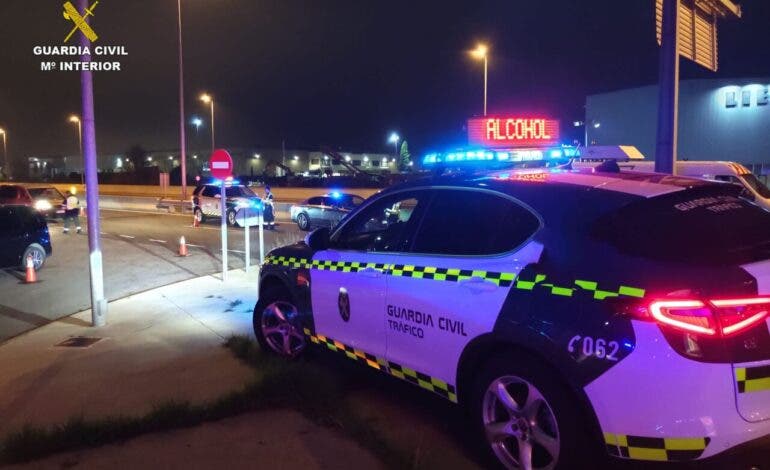 Interceptan en la A-2 a un camionero que septuplicaba la tasa de alcohol permitida