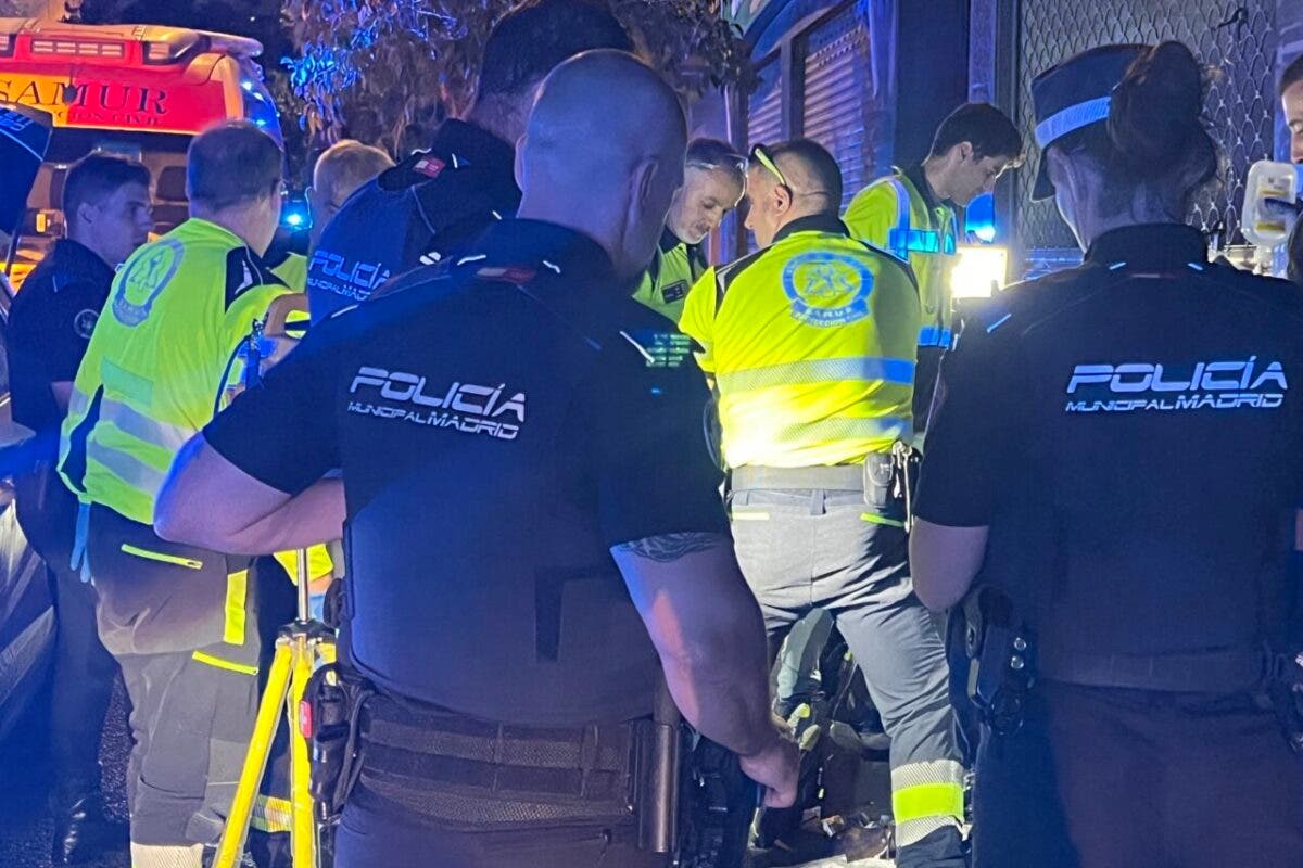 Muere un hombre apuñalado en plena calle en Puente de Vallecas