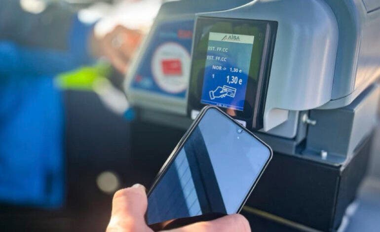 El 20 % de los billetes sencillos en autobuses interurbanos de Madrid ya se paga con tarjeta o móvil