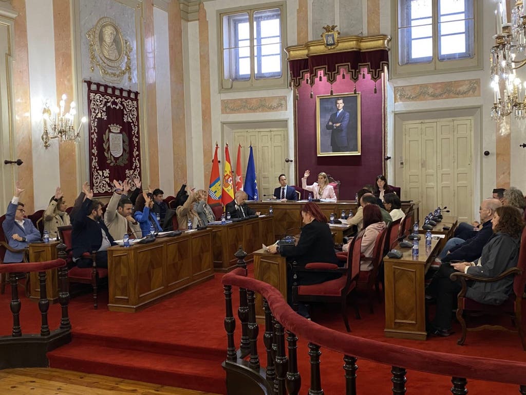 Alcalá de Henares aprueba más de 5,5 millones para mejorar colegios, calles y la Ciudad Deportiva