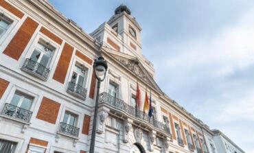 Ayuso recurrirá ante la Audiencia Nacional el nuevo intento del Gobierno de declarar la Real Casa de Correos lugar de Memoria Democrática
