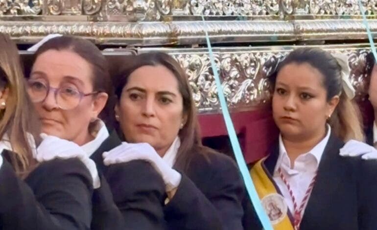 Torrejón despide sus Fiestas Patronales con fuegos artificiales y una emotiva procesión