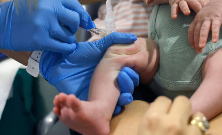 Madrid vacuna desde hoy a 50.000 bebés contra el virus que causa la bronquiolitis