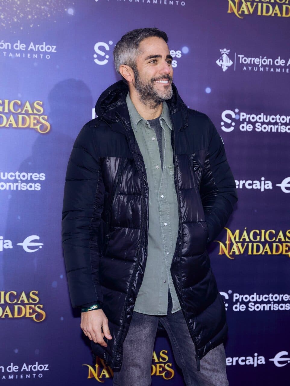 Roberto Leal sonriente en la inauguración de las Mágicas Navidades