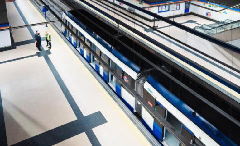 Reabierta ya la Línea 7B de Metro desde las 6 de la mañana tras tres años cerrada