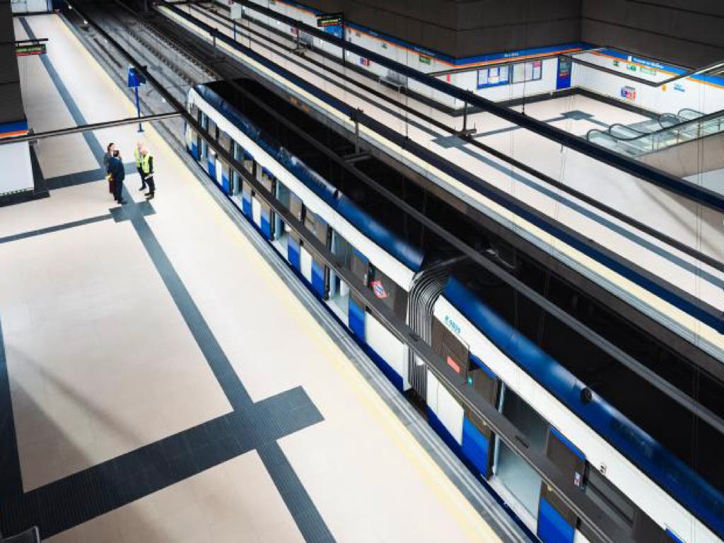 Reabierta ya la Línea 7B de Metro desde las 6 de la mañana tras tres años cerrada