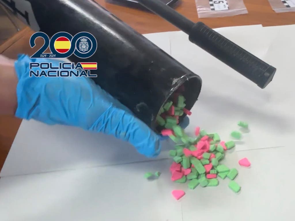 Golpe policial en Coslada, Parla, Collado Villalba y Vicálvaro contra una red que enviaba droga oculta en bombones y juguetes para gatos