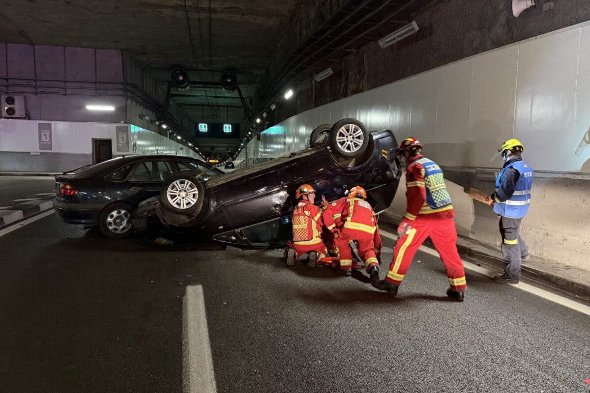 Una persecución de madrugada en los túneles de la M-30 pone a prueba la coordinación de los servicios de emergencias durante el simulacro anual