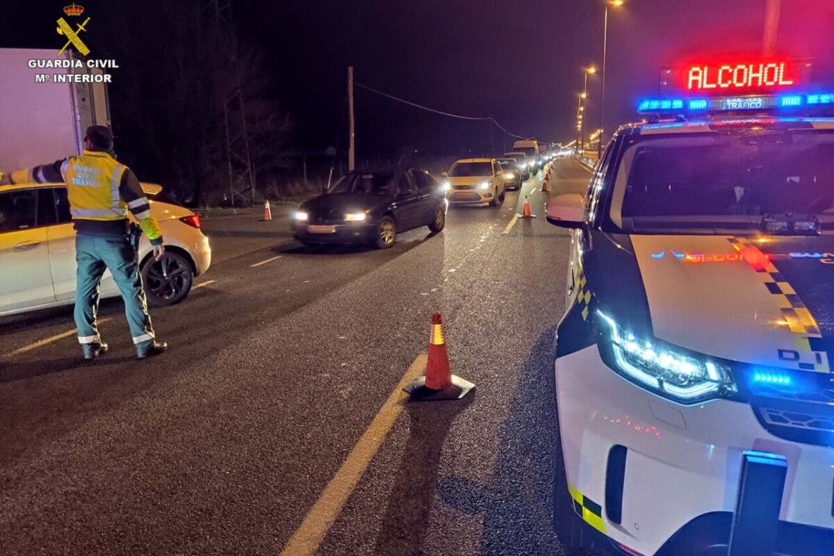 Una conductora provoca un accidente en la A-2 y sextuplica la tasa de alcohol permitida