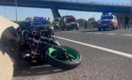Muere un motorista de 25 años tras chocar contra un turismo en la A-3, en Vicálvaro