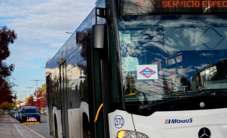 Los autobuses sustitutivos de la Línea 7B se despiden esta madrugada tras mover a 8,8 millones de viajeros