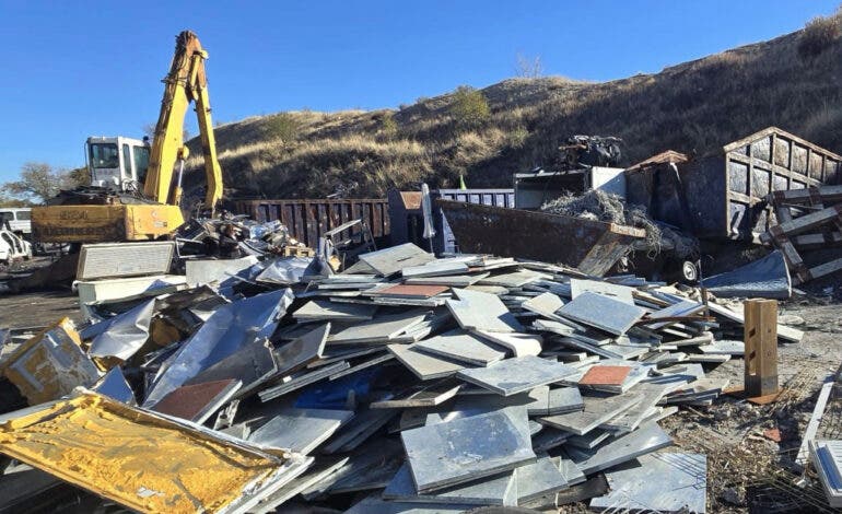 El Ayuntamiento de Rivas precinta una industria ilegal que operaba impunemente en el sector 4 de la Cañada Real