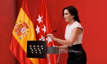 El Gobierno de Ayuso acusa a Sánchez de dar a Madrid la mitad de recursos que a Cataluña para «financiar la fiesta independentista»