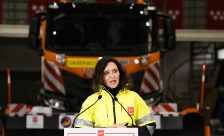 Ayuso presenta el Plan de Inclemencias Invernales con 6.600 efectivos, señales antihielo y sensores en calzadas para evitar accidentes