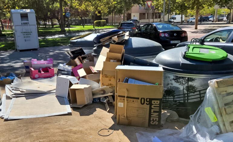 La campaña de Torrejón por la limpieza deja más de 40 multas por basura, muebles y excrementos de perros en la calle