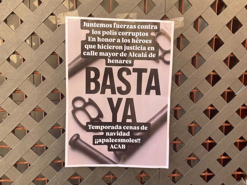 Aparecen carteles en Alcalá de Henares que llaman a «apalear agentes» tras la brutal agresión a dos policías: hay un tercer detenido