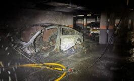 Desalojadas 150 personas por el incendio de dos coches en un garaje de Colmenar Viejo