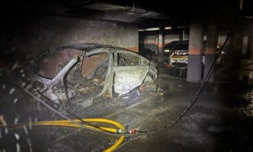 Desalojadas 150 personas por el incendio de dos coches en un garaje de Colmenar Viejo