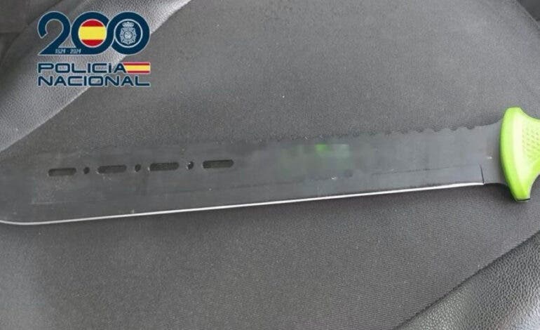 Detenido en Madrid un hombre por amenazar con un machete al entrenador de fútbol de su hijo