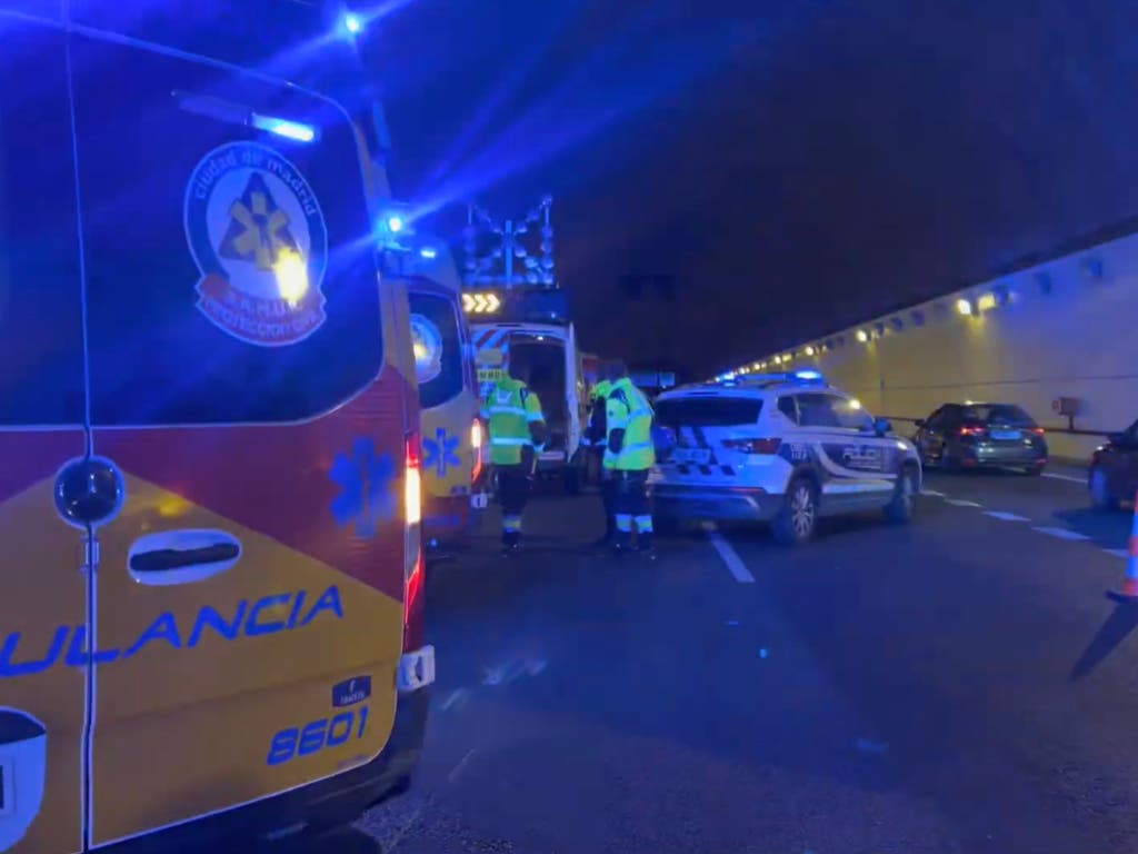 Muere un motorista tras chocar contra un vehículo de conservación de carreteras en el túnel de la M-23