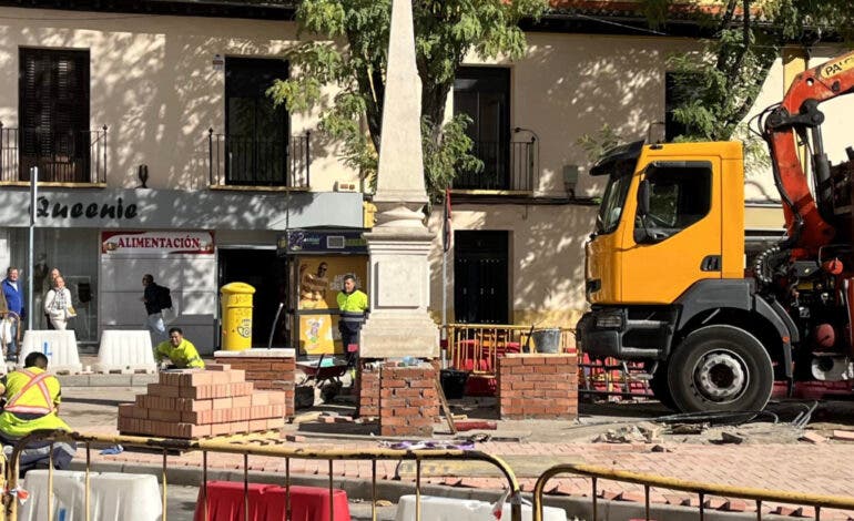 La Fuente de los Cuatro Caños de Alcalá de Henares vuelve a presidir su plaza