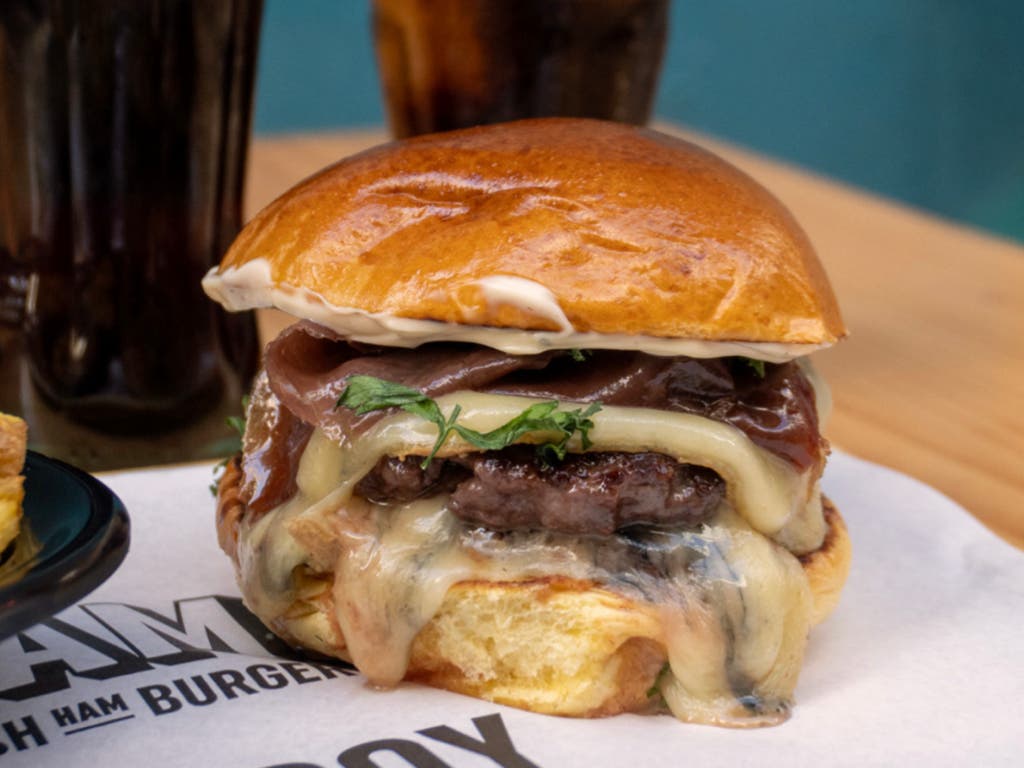 100 hamburguesas gratis en Alcalá de Henares por la apertura de un nuevo local