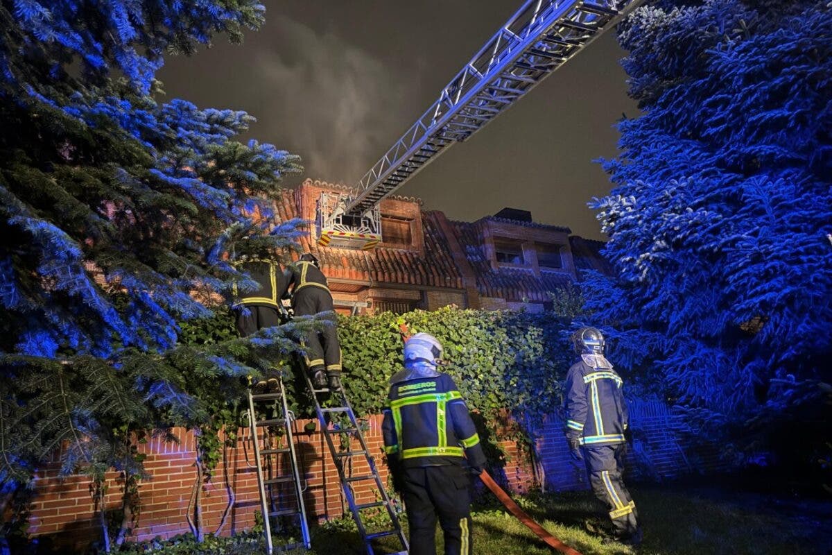 Muere un hombre de 96 años en el incendio de un chalet en Las Rozas