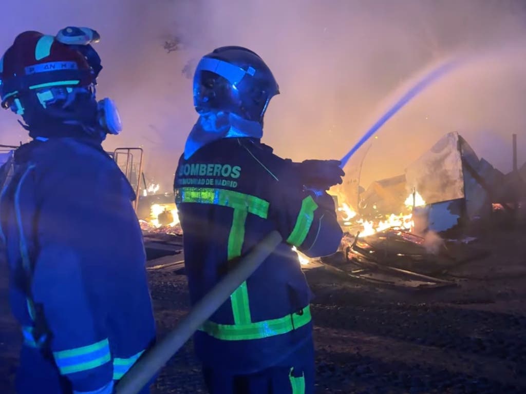Un incendio calcina de madrugada 13 infraviviendas en Leganés