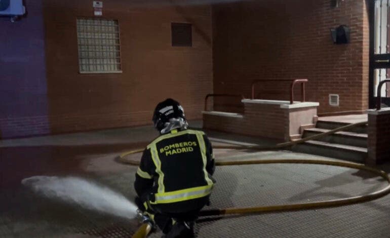 Muere un hombre en el incendio de una vivienda en Villaverde