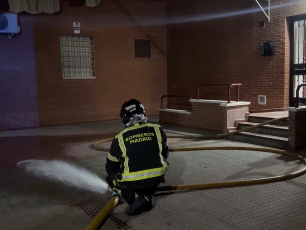 Muere un hombre en el incendio de una vivienda en Villaverde