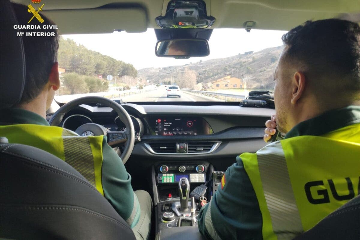 Interceptado en la A-2 un camionero búlgaro por conducir sin carné y presentar uno falsificado
