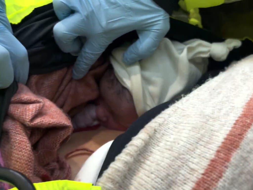 Una joven de 27 años da a luz en el portal de su casa en Madrid