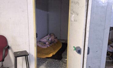 Sin contrato y viviendo dentro de la frutería: detenido en Puente de Vallecas por explotación laboral