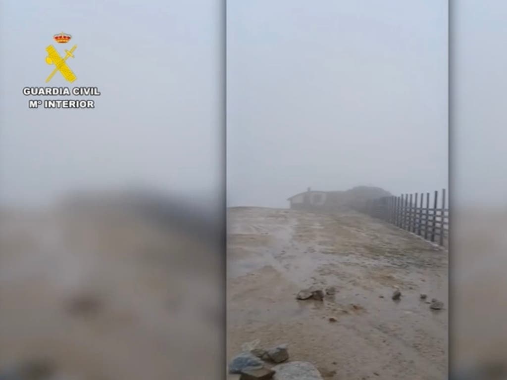 Rescatados 20 menores y tres monitores con inicios de hipotermia en la Bola del Mundo