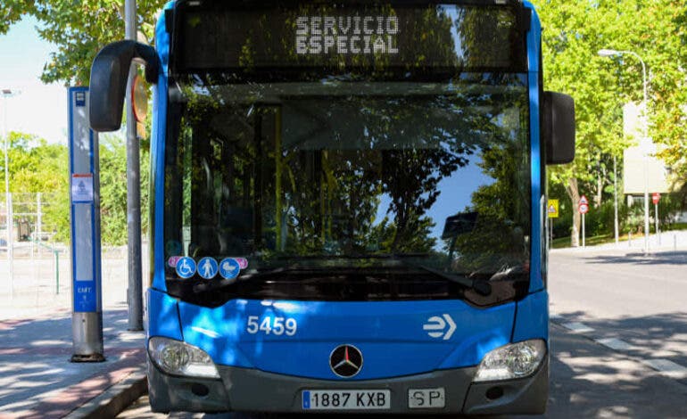 Madrid activa dos líneas especiales de la EMT para trasladar a personas sin hogar a los centros de acogida