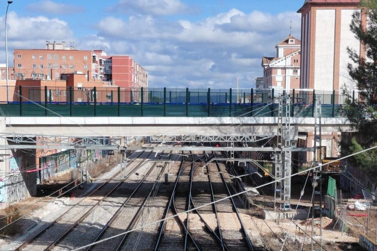 El nuevo paso superior de Luis Astrana Marín en Alcalá de Henares abre al tráfico el martes 23