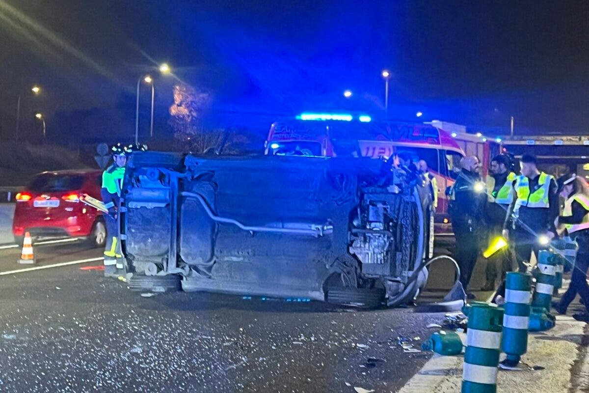 Tres heridos, uno de ellos atrapado, en un accidente en la A-42