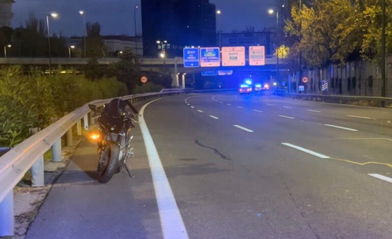 Herida grave una motorista de 30 años tras sufrir un accidente en la M-30