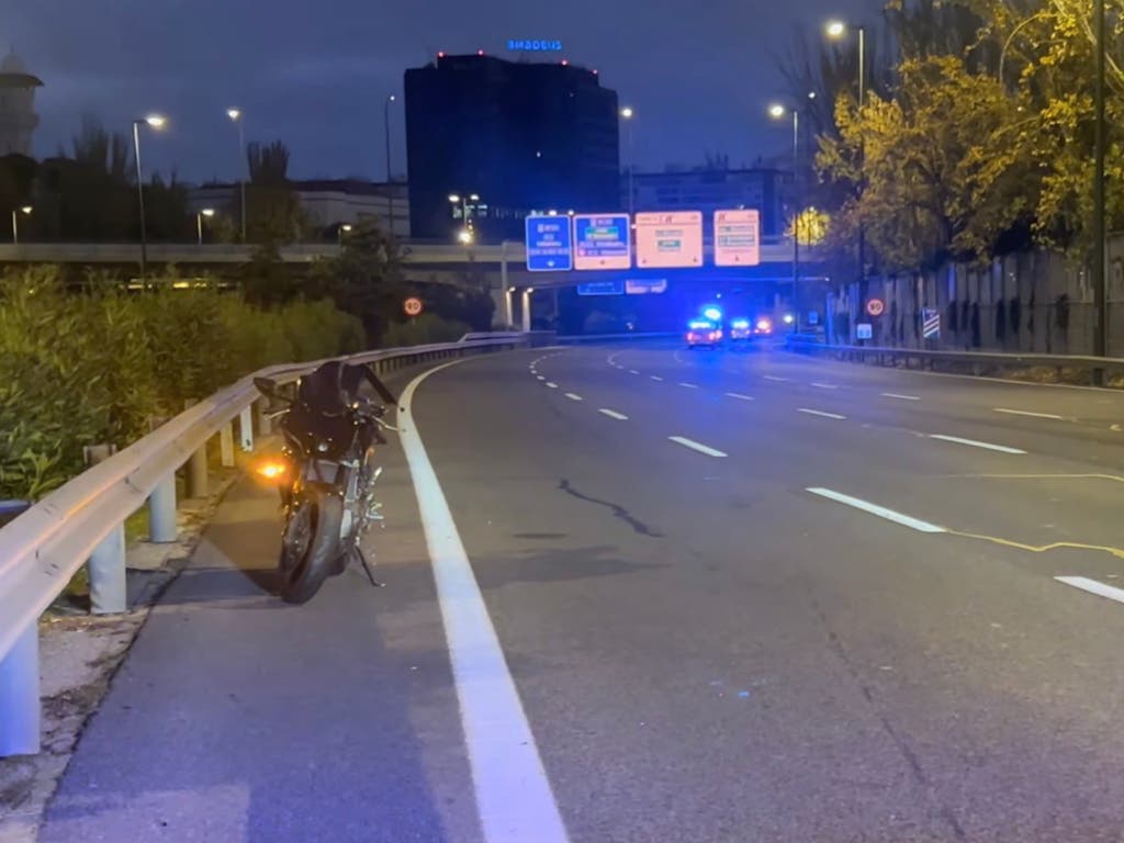 Herida grave una motorista de 30 años tras sufrir un accidente en la M-30