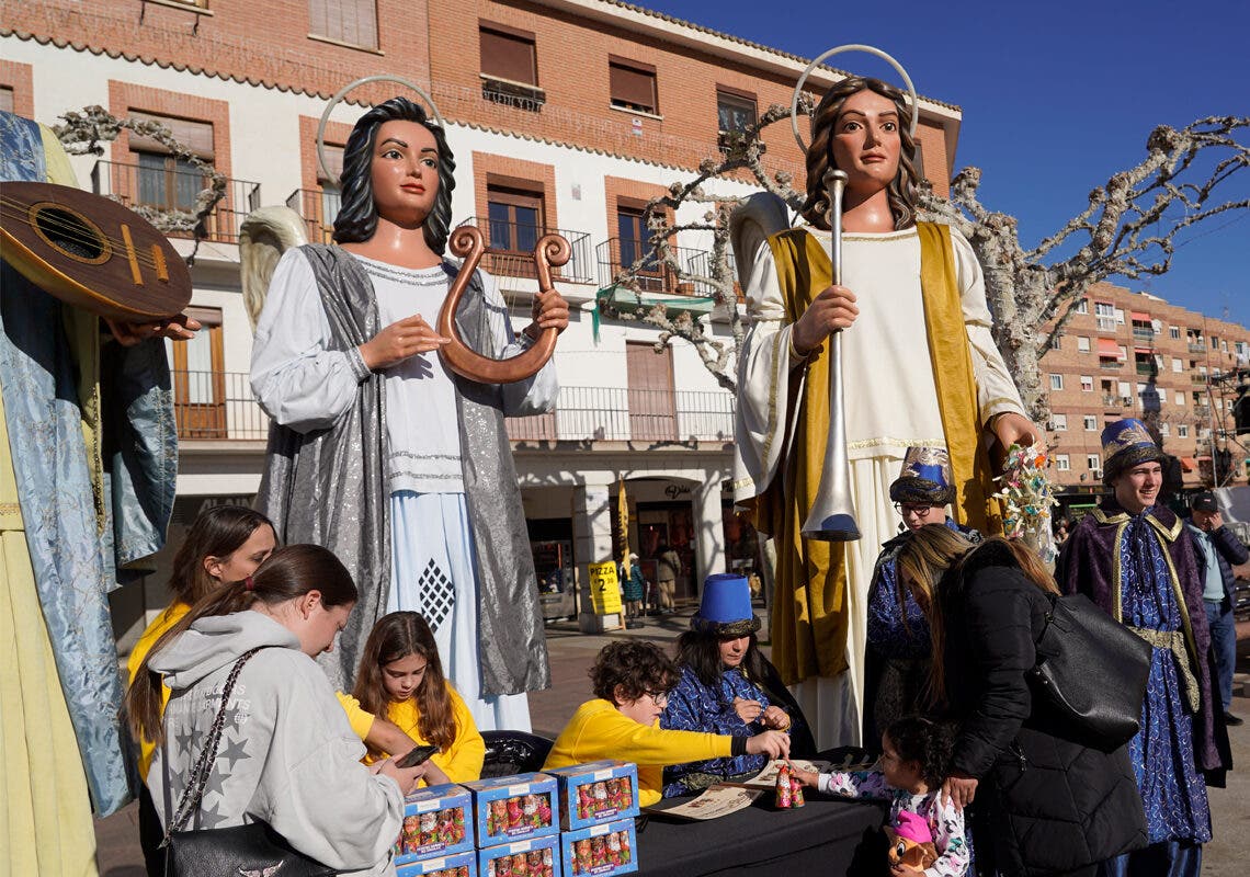 El ángel Raguel vuelve este viernes a Torrejón para recoger los chupetes de los niños y llevárselos a los Reyes Magos