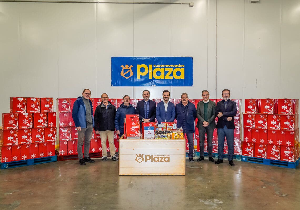 El Ayuntamiento de Torrejón entrega 500 cestas de Navidad para familias vulnerables