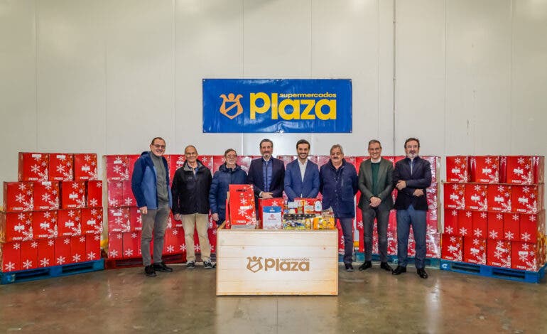 El Ayuntamiento de Torrejón entrega 500 cestas de Navidad para familias vulnerables