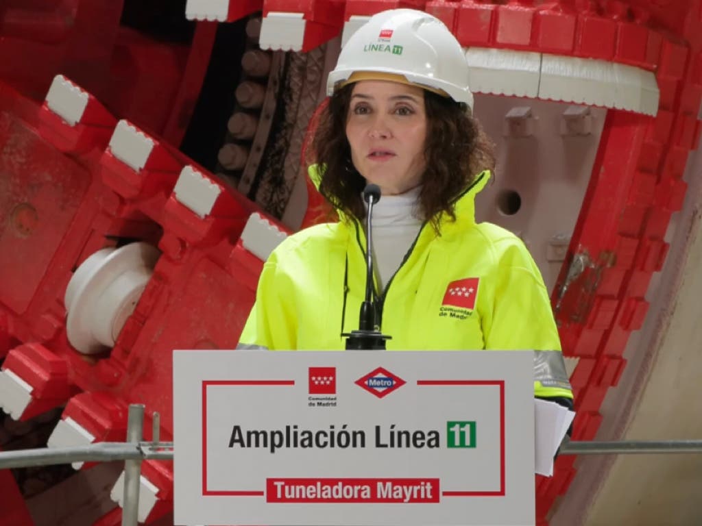 Ayuso asiste al montaje de la tuneladora Mayrit para ampliar la L11 de Metro y anuncia una nueva estación en la L10