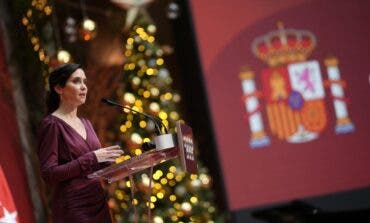 Ayuso apela a los «hijos de la Transición» en el 47 aniversario de la Constitución: «Que nada nos rompa de nuevo»