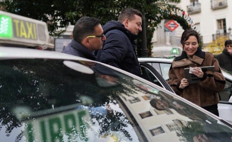 Ayuso felicita la Navidad a los taxistas de Madrid y agradece su labor en estas fechas