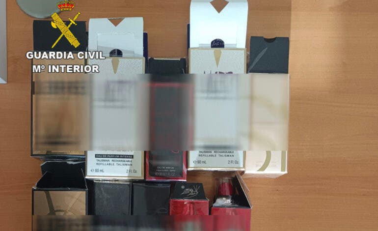 Detenida en Quer por robar perfumes y cosméticos en la empresa en la que trabajaba